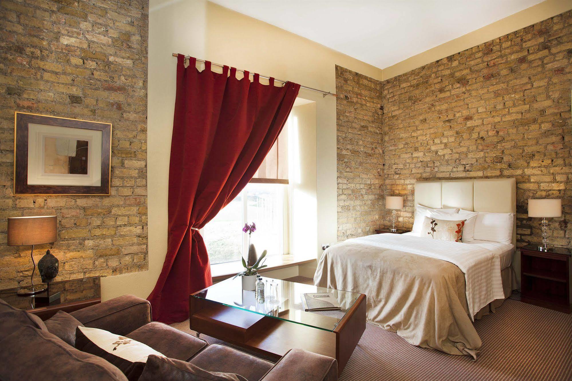 Becketts Hotel Лейкслип Екстериор снимка